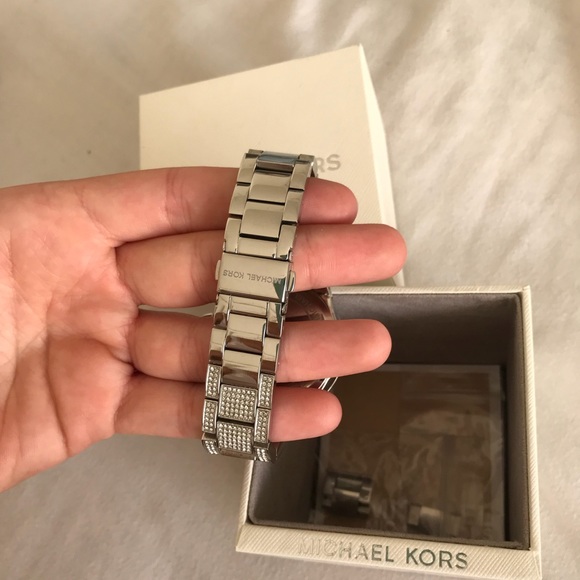 Michael Kors watch - Picture 2 of 3
